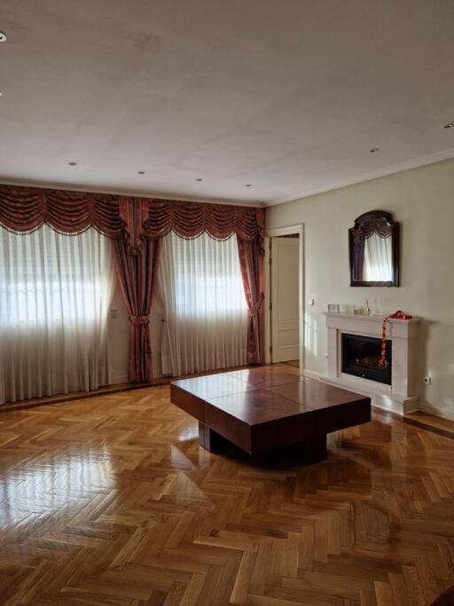 Вілла La Casona Imperial Alpedrete Екстер'єр фото